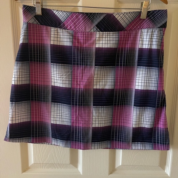 Izod Dresses & Skirts - IZod golf skirt • Women’s size 8